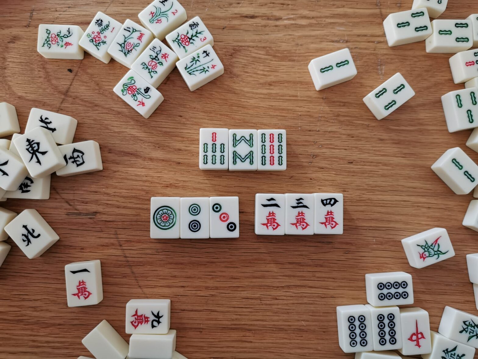 Membahas Permainan Mahjong Online: Memahami Keindahan dan Kompleksitas Permainan